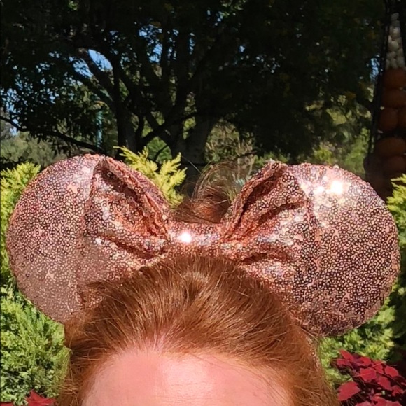 Rose Gold Minnie Ears - Picture 2 of 5